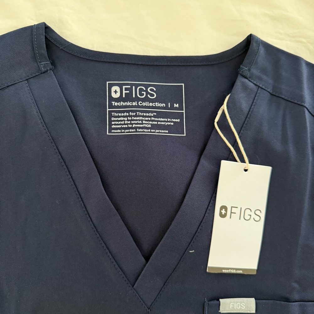 FIGS Scrub Set- Navy Blue Medium - Picture 2 of 14